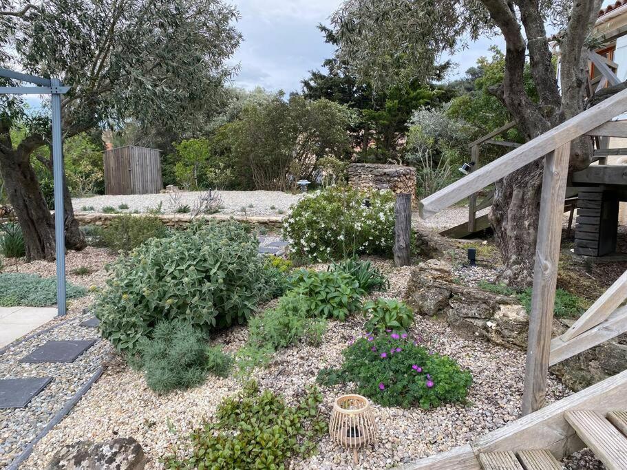 Neuve Romantique Montbrun-des-Corbières 外观 照片